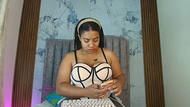 kendrakaramelo online show from February 14, 5:10 pm