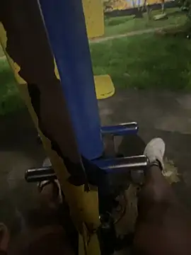 Snapshot of briyi1 chatting on March 6, 6:10 am briyi1 online show from March 6, 6:10 am