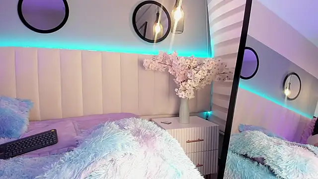 alice lodge online show from September 20, 3:18 am