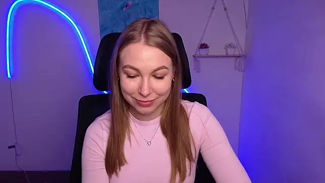 Snapshot of Dana_flowers chatting on November 8, 6:35 am Dana flowers online show from November 8, 6:35 am