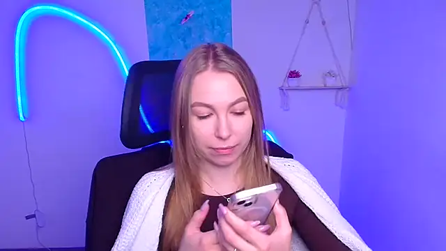 Snapshot of Dana_flowers chatting on November 13, 6:34 am Dana flowers online show from November 13, 6:34 am