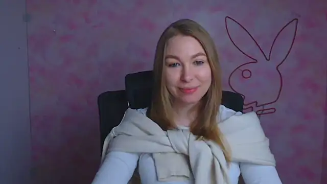 Snapshot of Dana_flowers chatting on April 24, 5:21 am Dana flowers online show from April 24, 5:21 am