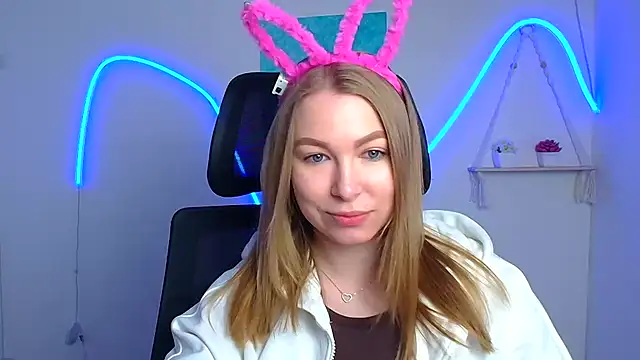 Snapshot of Dana_flowers chatting on April 27, 5:38 am Dana flowers online show from April 27, 5:38 am