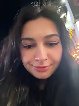 lunalovelee online show from December 20, 2:13 pm