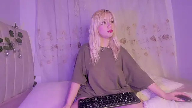 purplelilith3 online show from September 28, 10:20 am