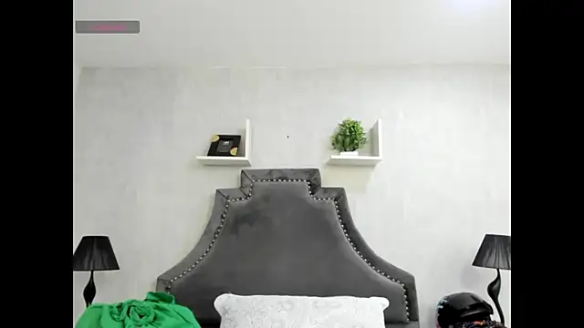 EmiliaRose  online show from November 21, 9:02 pm