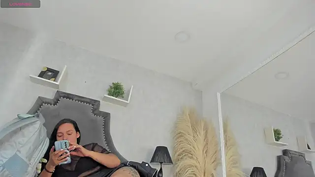 EmiliaRose  online show from April 22, 9:05 pm