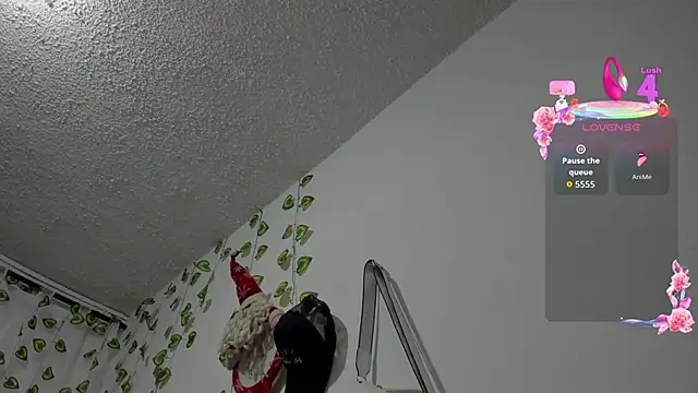 Snapshot of EmiliaRose_ chatting on May 30, 1:41 pm EmiliaRose online show from May 30, 1:41 pm