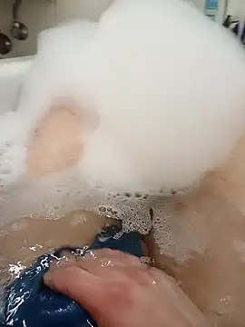 flo000031 online show from March 10, 10:09 am