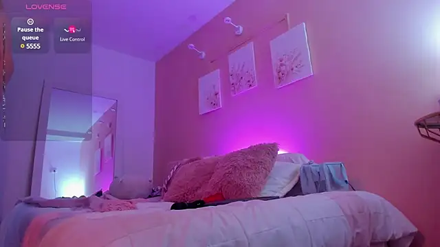 Snapshot of PamelaBliss chatting on February 27, 12:13 pm PamelaBliss online show from February 27, 12:13 pm