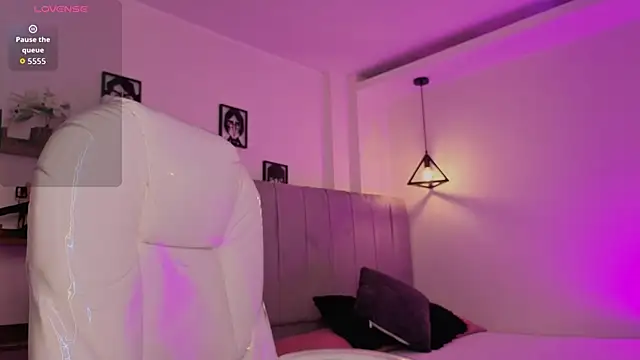 Snapshot of Miller_Vanessa_ chatting on October 16, 8:32 pm Miller Vanessa online show from October 16, 8:32 pm