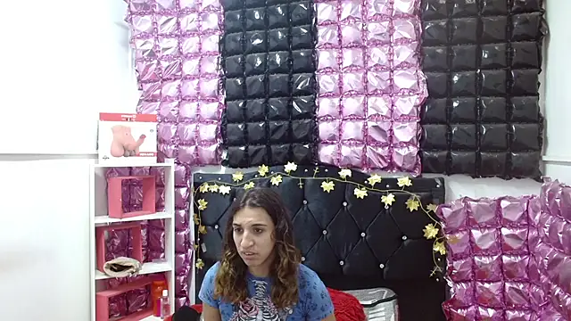 Snapshot of poisondost_hot chatting on September 25, 12:09 pm poisondost hot online show from September 25, 12:09 pm