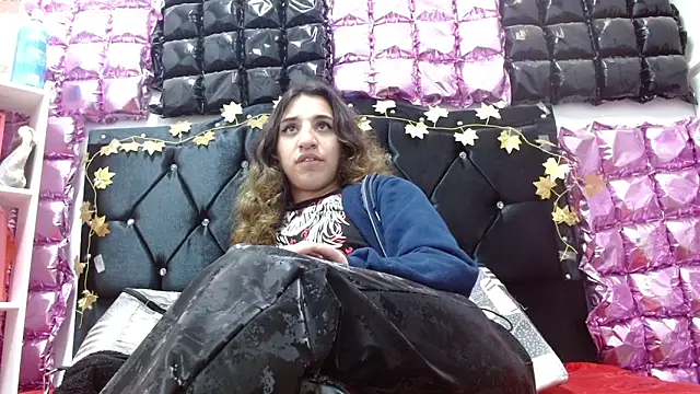 Snapshot of poisondost_hot chatting on October 4, 11:52 am poisondost hot online show from October 4, 11:52 am