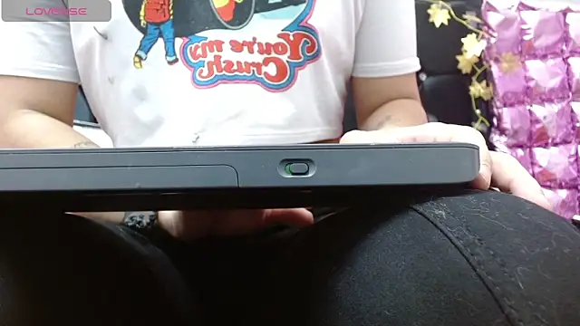 Snapshot of poisondost_hot chatting on October 19, 2:18 pm poisondost hot online show from October 19, 2:18 pm