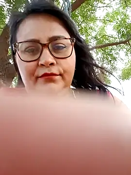 promiscuous-indecent-momm online show from February 28, 8:07 pm