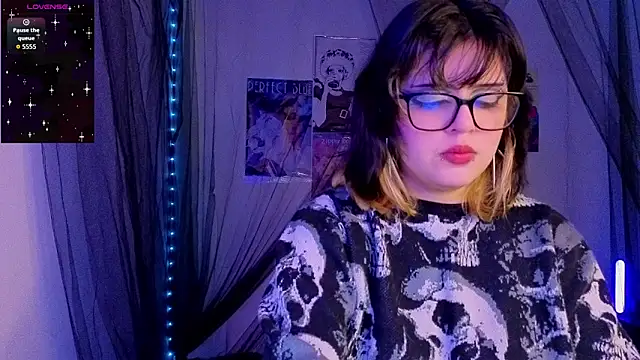 Snapshot of scarleth_shadow chatting on November 26, 12:11 am scarleth shadow online show from November 26, 12:11 am