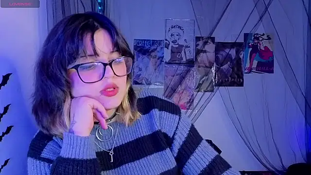 Snapshot of scarleth_shadow chatting on November 28, 12:35 am scarleth shadow online show from November 28, 12:35 am