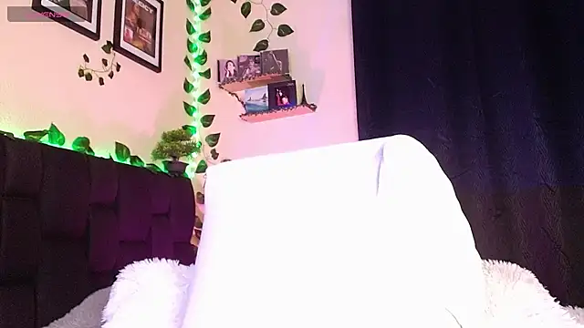 isaac-saenz online show from March 12, 8:41 pm