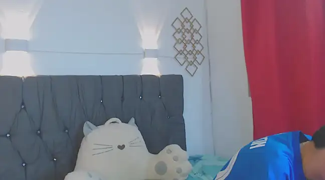 Snapshot of Isak_Millan chatting on February 12, 2:45 am Isak Millan online show from February 12, 2:45 am