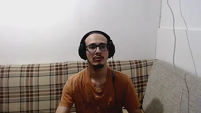 Snapshot of cholitohermoso chatting on June 9, 12:11 am cholitohermoso online show from June 9, 12:11 am