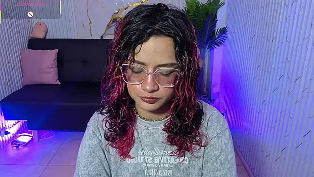 kristen tay online show from April 22, 3:31 am