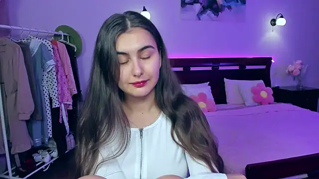 Snapshot of GabriellaMays chatting on February 14, 8:10 am GabriellaMays online show from February 14, 8:10 am