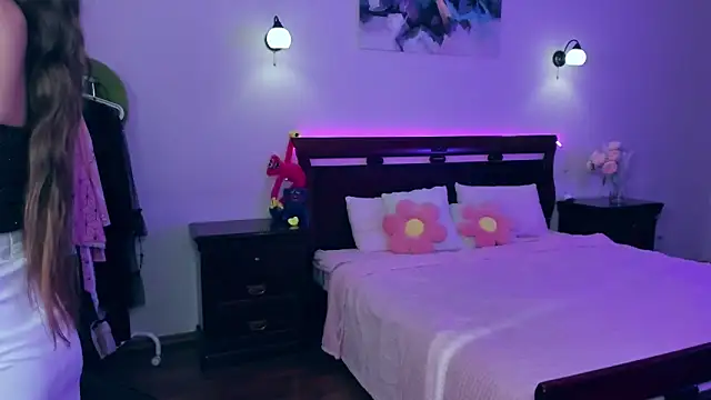 Snapshot of GabriellaMays chatting on February 17, 8:30 am GabriellaMays online show from February 17, 8:30 am