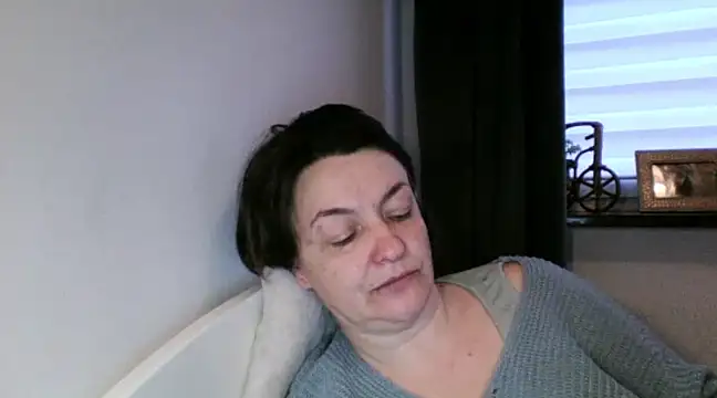 EleanoraMILF online show from February 15, 6:33 am