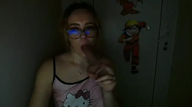 Snapshot of Pussy4564N chatting on March 1, 9:37 pm Pussy4564N online show from March 1, 9:37 pm