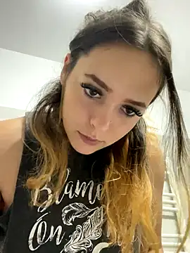 Snapshot of Pussy4564N chatting on September 29, 12:43 pm Pussy4564N online show from September 29, 12:43 pm