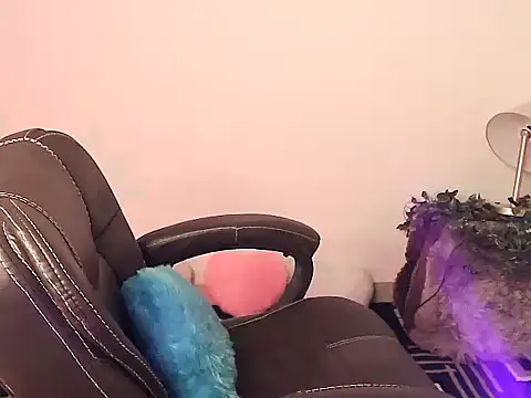 megancatluna online show from November 21, 4:33 am