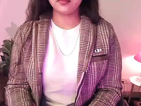 megancatluna online show from December 19, 6:09 am