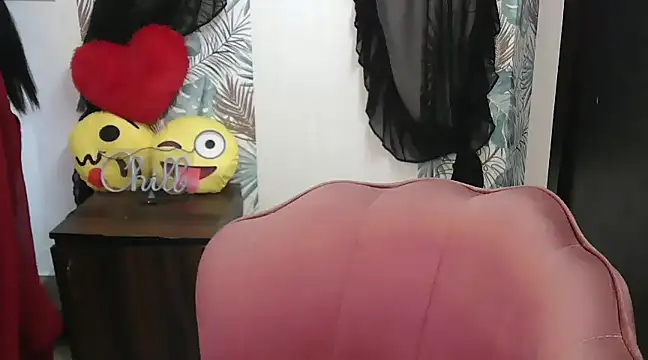 Snapshot of jenifermedow chatting on March 21, 9:01 am jenifermedow online show from March 21, 9:01 am