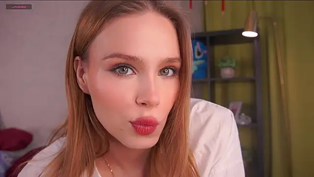 TaiteBayles online show from April 23, 1:40 am