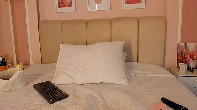 Annie rhoades online show from April 9, 12:54 pm