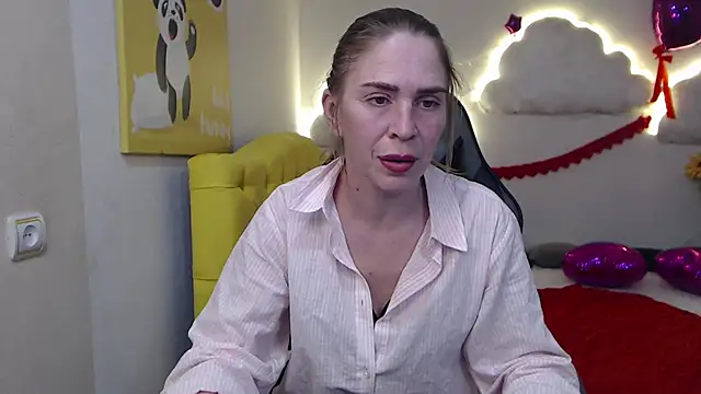 TessaDaybreak online show from March 15, 4:54 pm