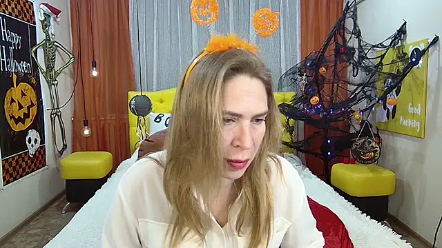 TessaDaybreak online show from October 13, 6:35 am