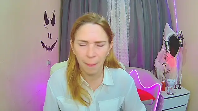 TessaDaybreak online show from November 3, 7:20 am