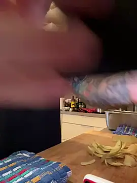 Snapshot of morfeoX chatting on February 23, 4:24 pm morfeoX online show from February 23, 4:24 pm