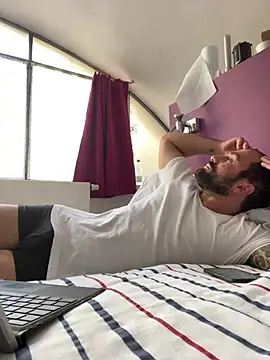 Snapshot of morfeoX chatting on March 5, 1:50 pm morfeoX online show from March 5, 1:50 pm