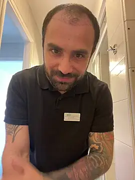 Snapshot of morfeoX chatting on March 11, 10:07 am morfeoX online show from March 11, 10:07 am