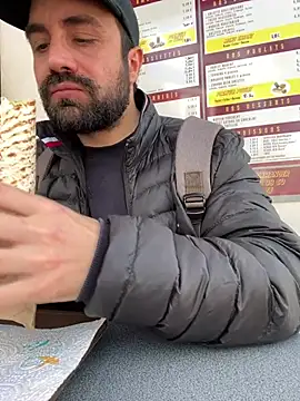 Snapshot of morfeoX chatting on March 19, 10:55 am morfeoX online show from March 19, 10:55 am