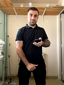 Snapshot of morfeoX chatting on September 22, 9:33 am morfeoX online show from September 22, 9:33 am