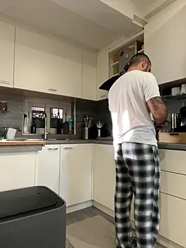 Snapshot of morfeoX chatting on October 9, 6:00 am morfeoX online show from October 9, 6:00 am