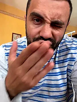 Snapshot of morfeoX chatting on October 15, 11:54 am morfeoX online show from October 15, 11:54 am