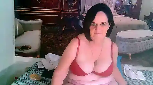 Snapshot of LuciousGrace chatting on February 27, 10:42 pm LuciousGrace online show from February 27, 10:42 pm