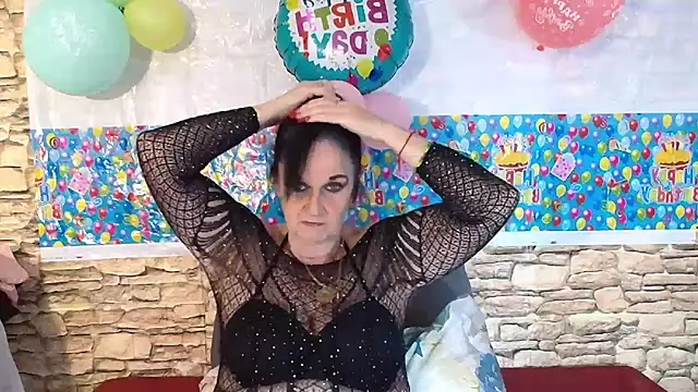 Snapshot of LuciousGrace chatting on October 14, 5:41 am LuciousGrace online show from October 14, 5:41 am