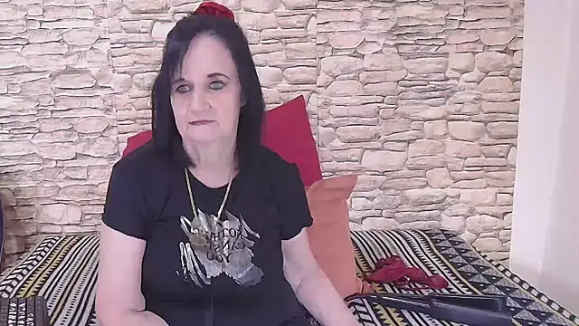 Snapshot of LuciousGrace chatting on November 29, 5:32 am LuciousGrace online show from November 29, 5:32 am