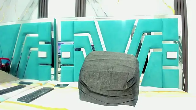 ebony valentina online show from September 19, 1:51 am