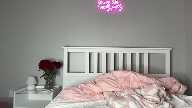 Snapshot of meggsworld chatting on February 26, 11:59 pm meggsworld online show from February 26, 11:59 pm